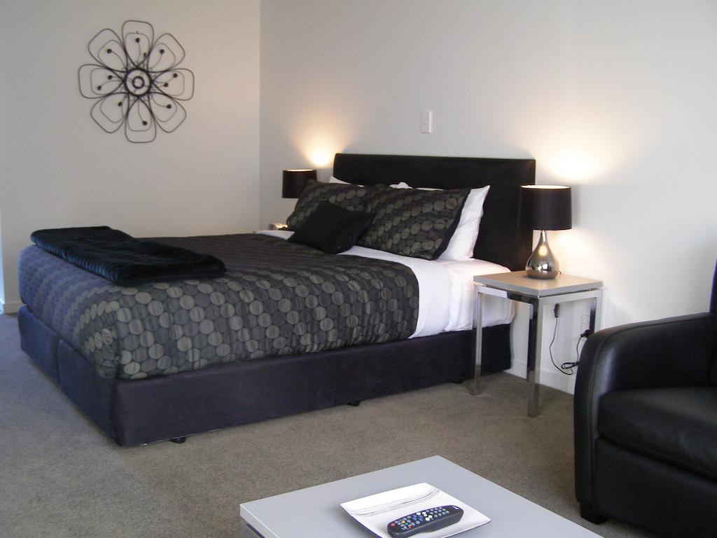 Bellano Motel Suites Christchurch Esterno foto A typical motel room