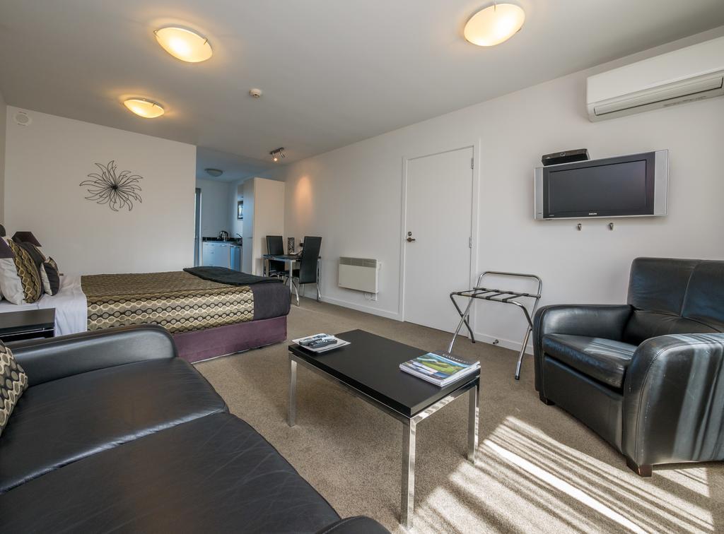 Bellano Motel Suites Christchurch Esterno foto A typical studio apartment